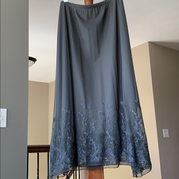 J. Jill Dresses & Skirts - J Jill embroidered mesh skirt in charcoal lace